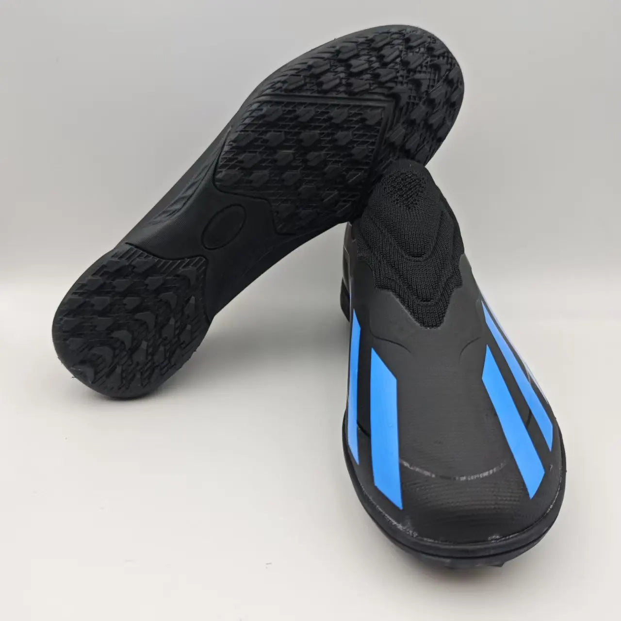 Ultralight Men Soccer Shoes Cleats Non Slip Football Field Boots Grass Sport Society Training Unisex Professional Women Sneaker