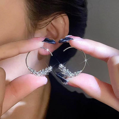 Blue Heart Shaped Zircon Long Tassel Gold Color Ear Wire for Women Elegant Exquisite Temperament Ladies Wedding Party Jewelry