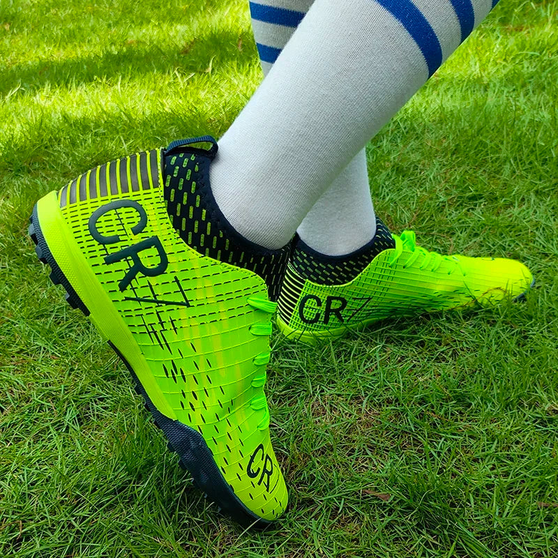 Nuevas botas de fútbol para hombre, de césped artificial, para interior, con clavos largos y tobillo alto, botas de fútbol para campo, botas de entrenamiento ultraligeras para fútbol sala.