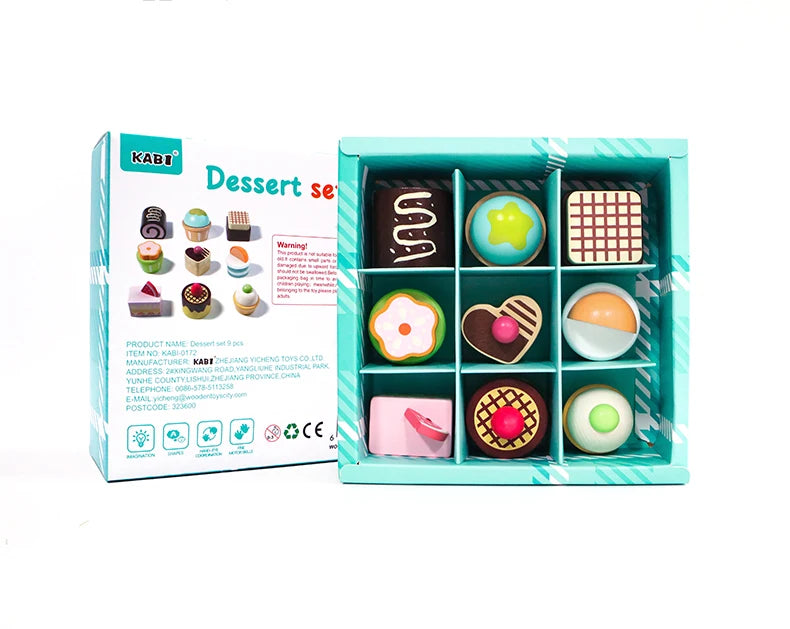 Juego de cocina de madera Montessori con platos y accesorios, ideal como regalo para niños pequeños a partir de 3 años.