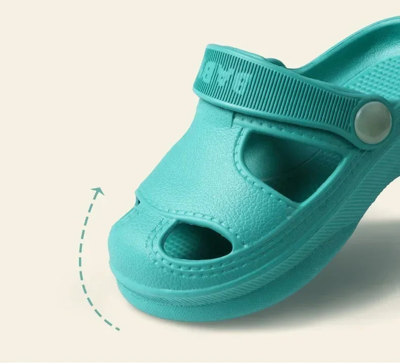 New Kids Summer Sandals Hole Shoes Baby Anti-slip Soft Floor Boys Girls Beach Sandals Slippers 1-6 Years Children