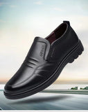 Men's leather shoes, new black, soft bottom, anti-slip, breathable shoes, men's business dress casual, luxury light flat