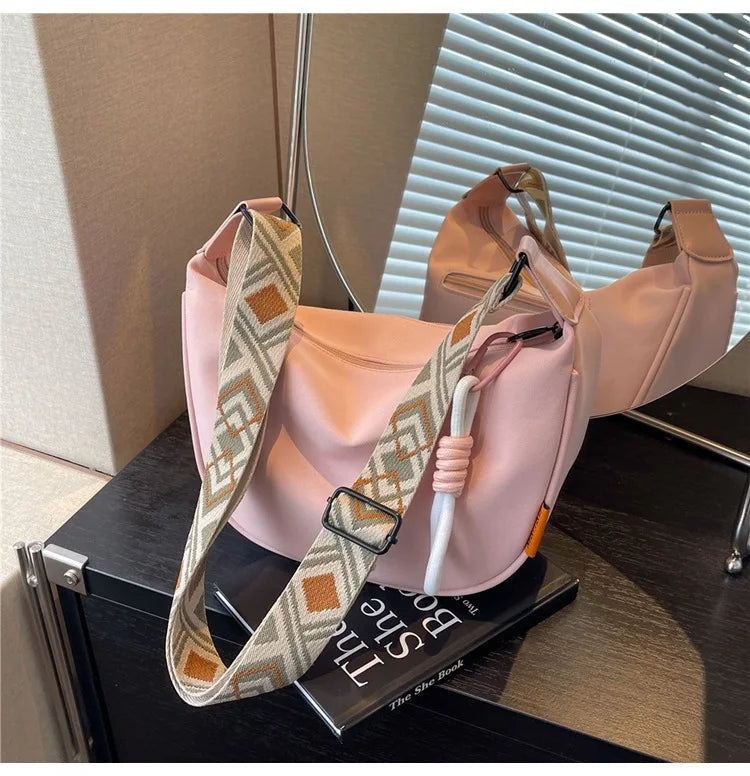 2024 New Fashion Crossbody Bag Simple Wide Shoulder Strap Design Single Shoulder Bag Original Style Commuting Dumpling Women Bag