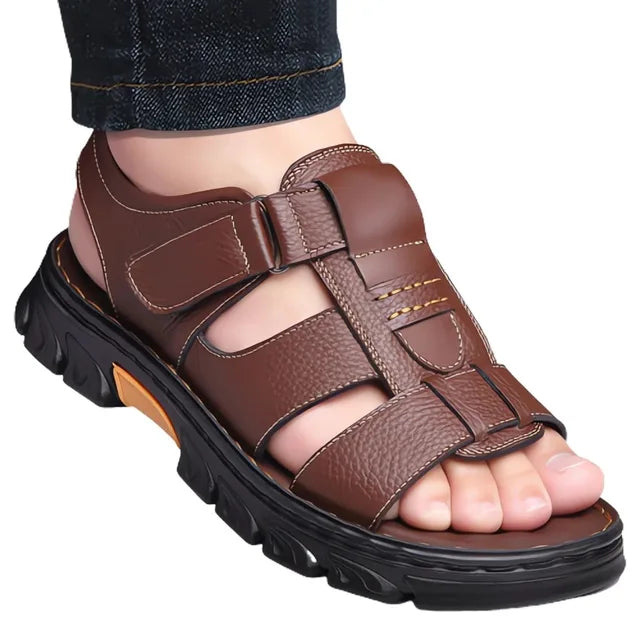 Sandalias de suela gruesa para hombre, zapatos de playa antideslizantes de cuero artificial, novedad de 2024 