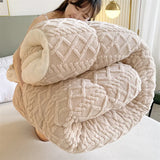 Blanket  Heavyweight Winter Comforter Ultra-Soft Plush Thickened Quilt Beige-Friendly Bedding Warmth Machine-Washable Luxury