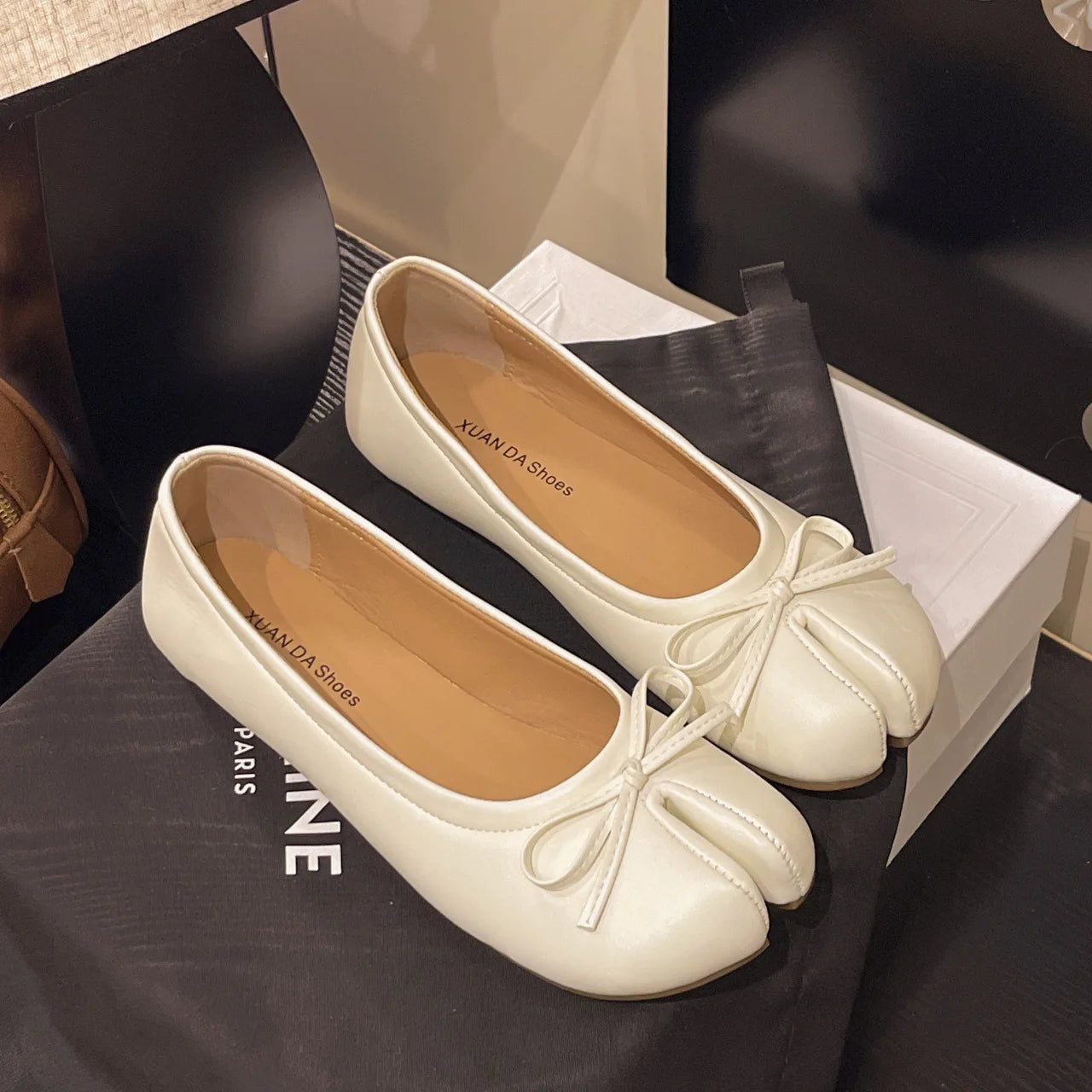Summer Women's Bowknot Flat Tabi Ninja Shoes Pig Toe Slippers Lazy Person Horse Hoof Shoes Women Split Toe Mocassines Loafers