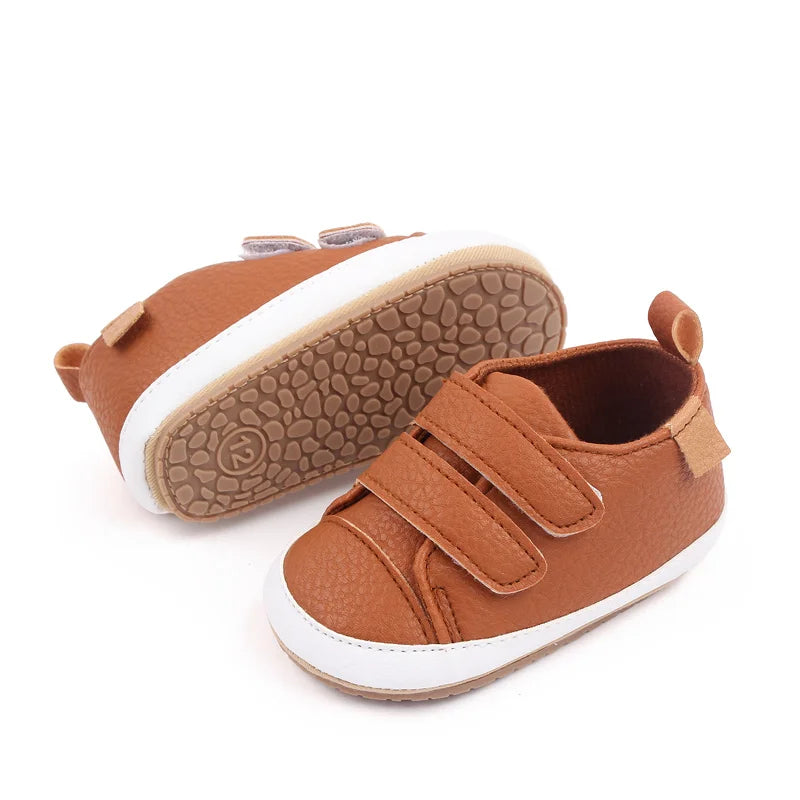Zapatillas informales para bebé, primavera y otoño, suela suave de PU y TPR, antideslizantes, de alta calidad, superventas, 2023, nueva moda para niños pequeños de 0 a 12 meses.