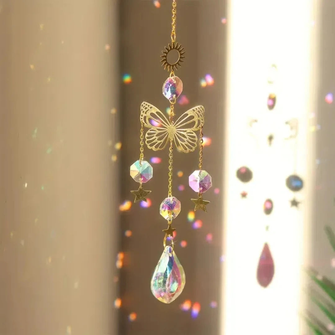1 atrapasol de cristal con forma de mariposa: prisma de cristal que refleja luces para la decoración del hogar, el jardín y el automóvil.