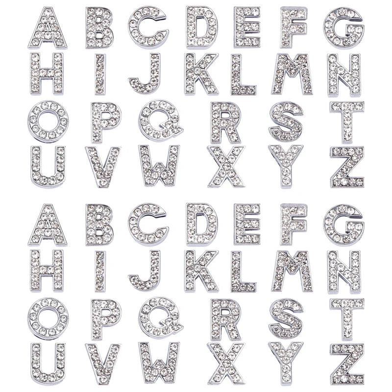52 pçs/caixa encantos deslizantes de liga de zinco ecológicos com strass banhado a platina letra A ~ Z cristal 12x3 ~ 12x4,5mm Furo: 8x2mm