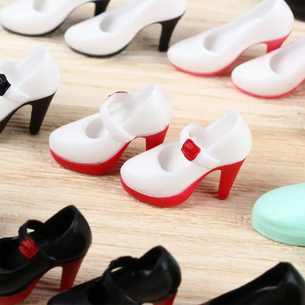 1Pair 1/3 1/6 Doll Shoes Fashion Female Doll Boots Plastic Doll Multistyles Long Knees Boots Fit Foot Length 2cm Dolls Shoes