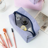 Stripe Seersucker Cosmetic Bag Fashion Women Cosmetic Bag Zipper Storage Makeup Case Traveling Pouch Organizer for Lady
