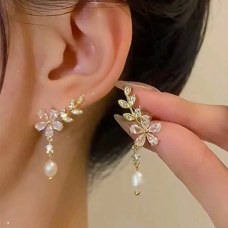 Blue Heart Shaped Zircon Long Tassel Gold Color Ear Wire for Women Elegant Exquisite Temperament Ladies Wedding Party Jewelry