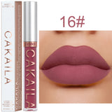 Lápiz labial mate de 18 colores, antiadherente, resistente al agua y con brillo labial.