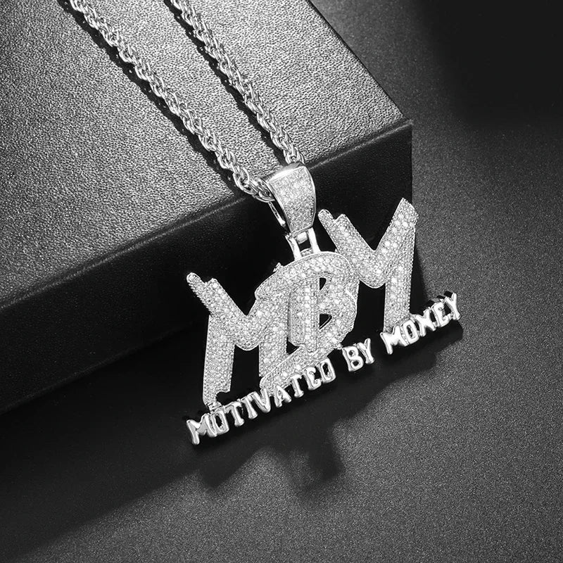 Bing Iced Out XO Colar Pingente de letra de zircônia cúbica para homens e mulheres Hip Hop Street Rock Rap Party Jewelry