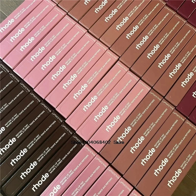 Estuche para iPhone con rubor en crema, colorete en barra, brillo labial, colorete en barra, color tostado, SALTY TAN, lápiz labial frambuesa y espresso.