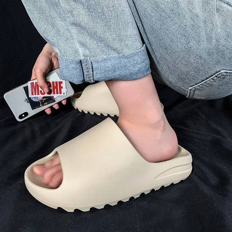 Zapatillas de moda para mujer, planas, ligeras, de EVA, para el baño, cómodas, para parejas, para interiores y ducha.