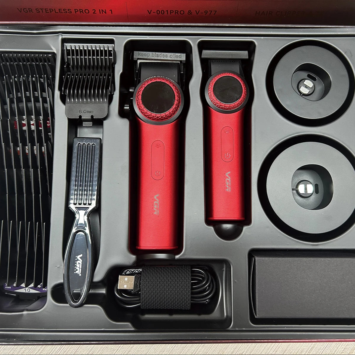 VGR 001 977 new hair trimming set high-end men's hair clipper intelligent digital display electric carving and whitening trimmer