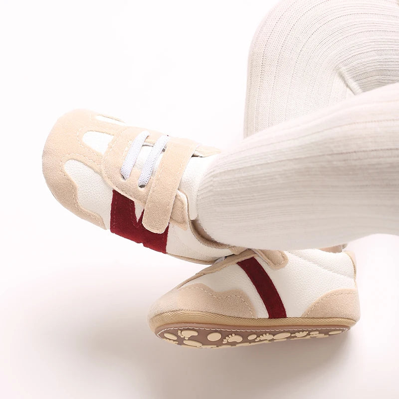 Zapatillas clásicas para bebés recién nacidos con letras entrelazadas, calzado informal antideslizante para caminar, para niños y niñas de 0 a 18 meses