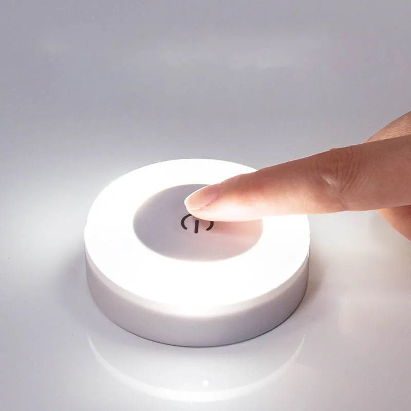 Luz Noturna LED com Sensor de Toque e Economia de Energia – Recarregável via USB, Magnética e Portátil – Ideal para Quartos e Corredores