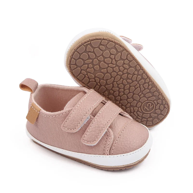 Zapatillas informales para bebé, primavera y otoño, suela suave de PU y TPR, antideslizantes, de alta calidad, superventas, 2023, nueva moda para niños pequeños de 0 a 12 meses.