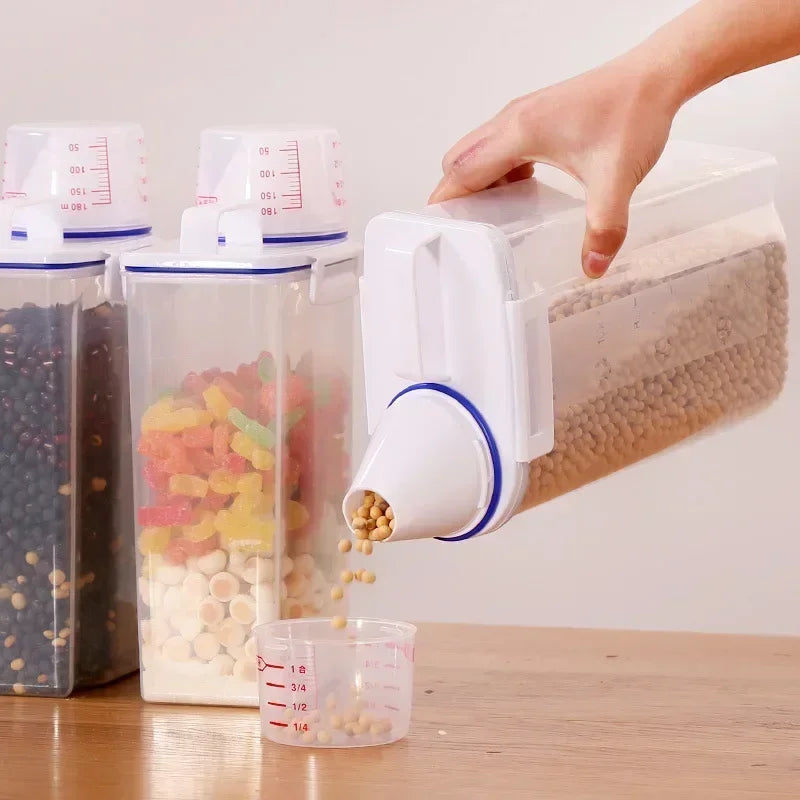 1Pc Sealed Cereal Insect-Proof Rice Bucket with Measuring Cup Transparent Rotary Food Moistureproof Tank Kitchen Storage Box 2KG