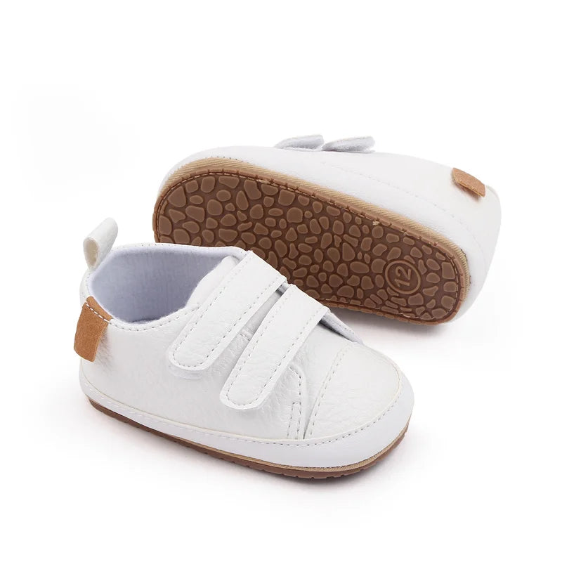 Zapatillas informales para bebé, primavera y otoño, suela suave de PU y TPR, antideslizantes, de alta calidad, superventas, 2023, nueva moda para niños pequeños de 0 a 12 meses.