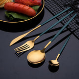 24Pcs Cutlery Sets Stainless Steel Dinnerware Knives Forks Tea Spoons Mirror Tableware Kitchen Western Silverware Gift Box Set