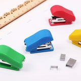 Juego de mini grapadoras STONEGO, grapadora portátil pequeña para regalo, suministros de oficina encantadores