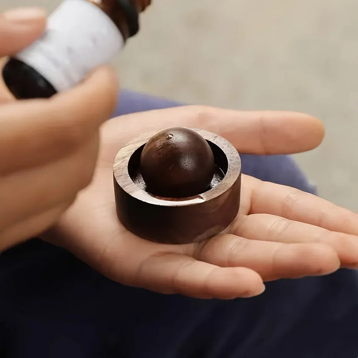Difusor de Madeira para Óleos Essenciais (Carro) – Design Esférico, Dispersão de Fragrância Natural, Decoração para Quarto e Carro