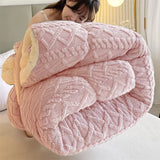 Blanket  Heavyweight Winter Comforter Ultra-Soft Plush Thickened Quilt Beige-Friendly Bedding Warmth Machine-Washable Luxury