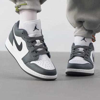 Zapatillas Nike AJ1 para niños grandes, zapatillas de baloncesto informales Air Jordan 1, zapatillas deportivas para jóvenes, 553560-152