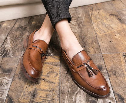 Pointed casual moccasins for men fringed slip-on men's shoes Beef soles bean boat shoes Fashion hair stylist fashion shoes