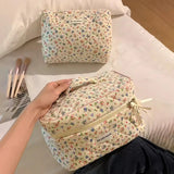 Women Makeup Bag Floral Cosmetic Pouch Cute Make Up Bags Cosmetic Bags Portable Travel Bag School Pencil Case Home Decor
