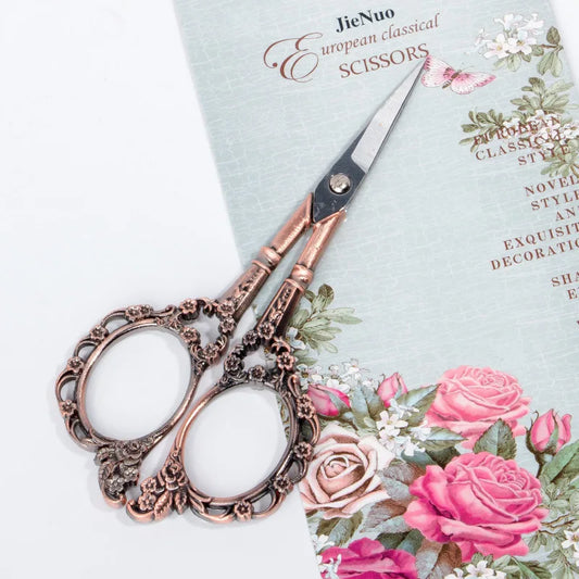 Tijeras retro para manicura de acero inoxidable, precisión para cutículas, suministros y herramientas para salón de uñas, kit de pedicura y cuidado de belleza para uñas.