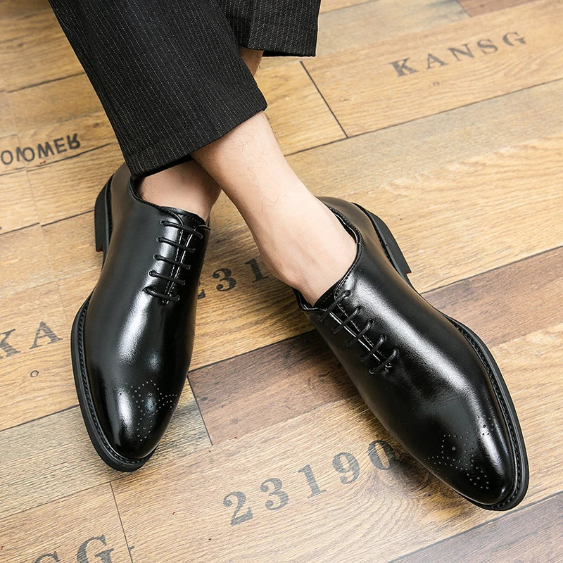 New Red Sole Brogue Shoes Men Black Business Men's Formal Shoes Lace-up Round Toe Spring/Autumn