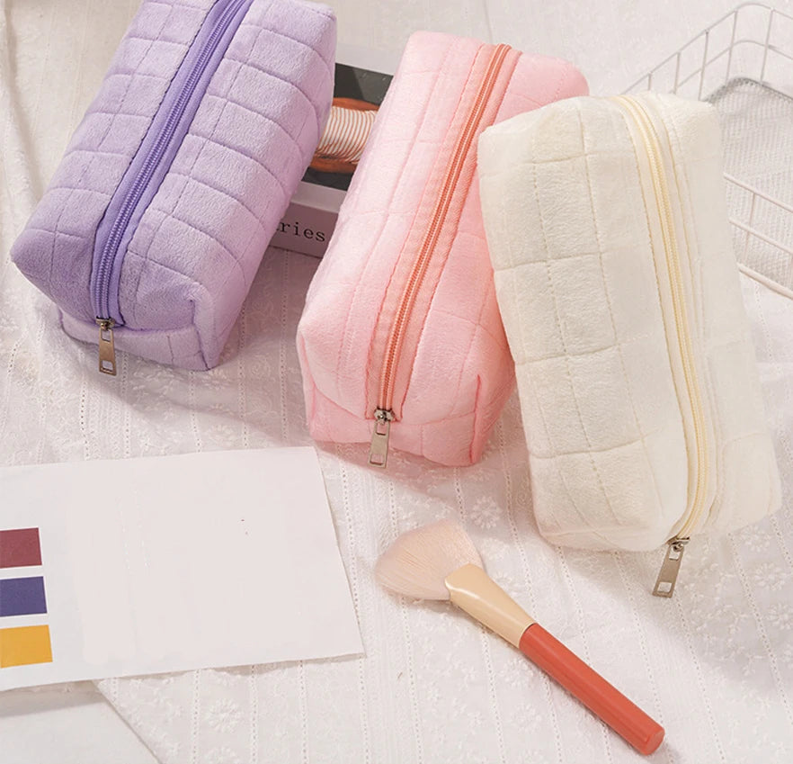 Classic Design Makeup Bag Spacious Portable Cosmetic Bag Large Capacity Makeup Bag High-Quality For Daily Use Business Trips