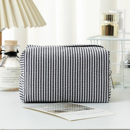 Stripe Seersucker Cosmetic Bag Fashion Women Cosmetic Bag Zipper Storage Makeup Case Travelling Pouch Organizer for Lady