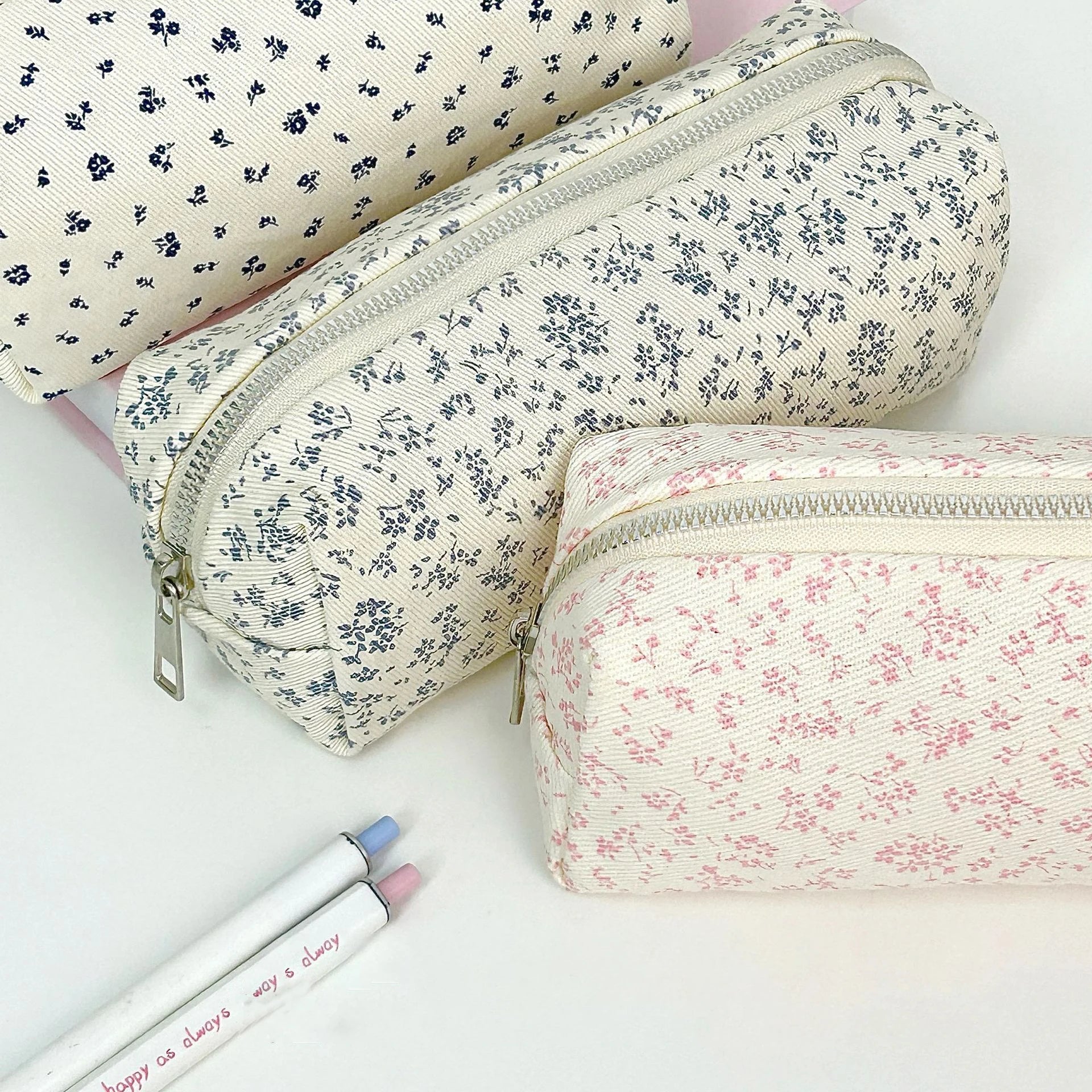 18*7*8cm Makeup Bag High-Quality Canvas Portable Storage Bag Stylish Pen Bag For Artists Portable Travel Accessories