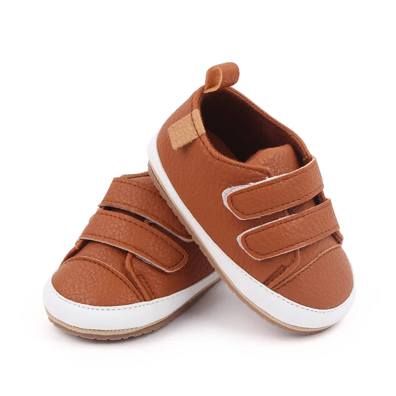Zapatillas informales para bebé, primavera y otoño, suela suave de PU y TPR, antideslizantes, de alta calidad, superventas, 2023, nueva moda para niños pequeños de 0 a 12 meses.