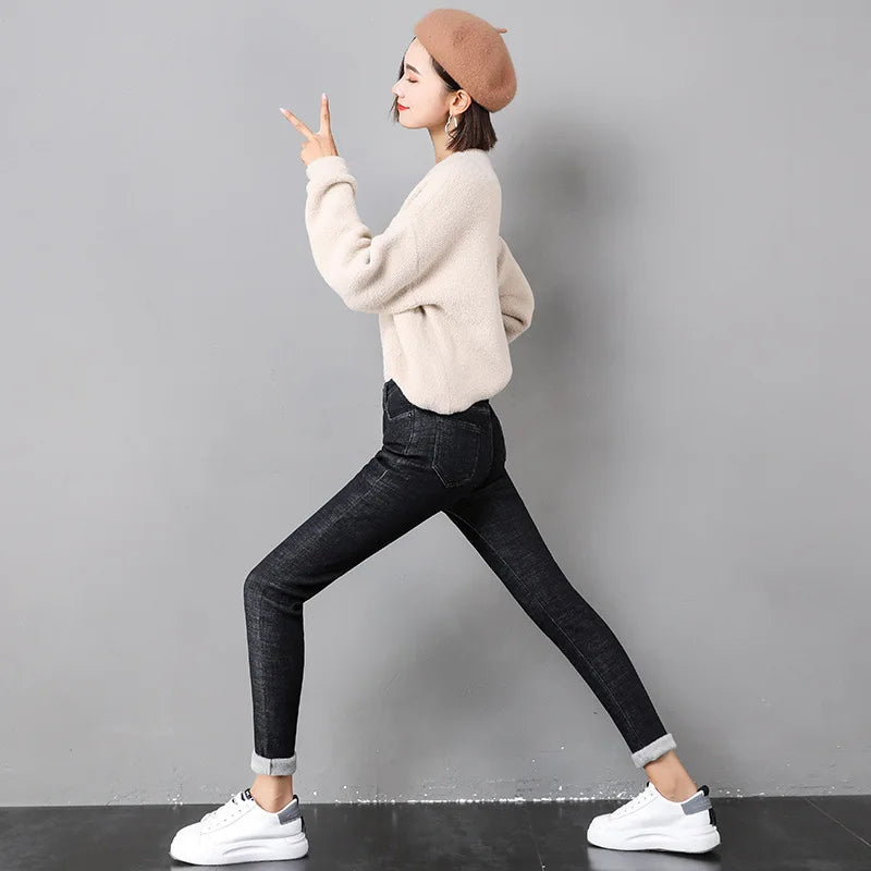 2023 Mujeres Jeans Térmicos Invierno Nieve Cálido Felpa Elástico Jeans Señora Skinny Espesar Polar Denim Pantalones Largos Retro Lápiz Pantalones