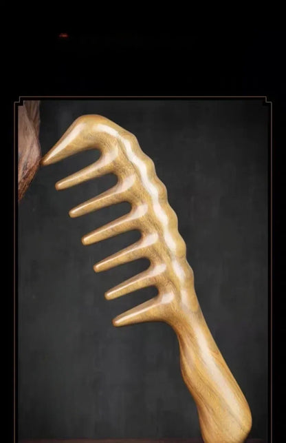 Peine de madera de sándalo verde natural hecho a mano para cabello rizado con dientes anchos, cepillo de masaje desenredante de madera antiestático para mujeres.