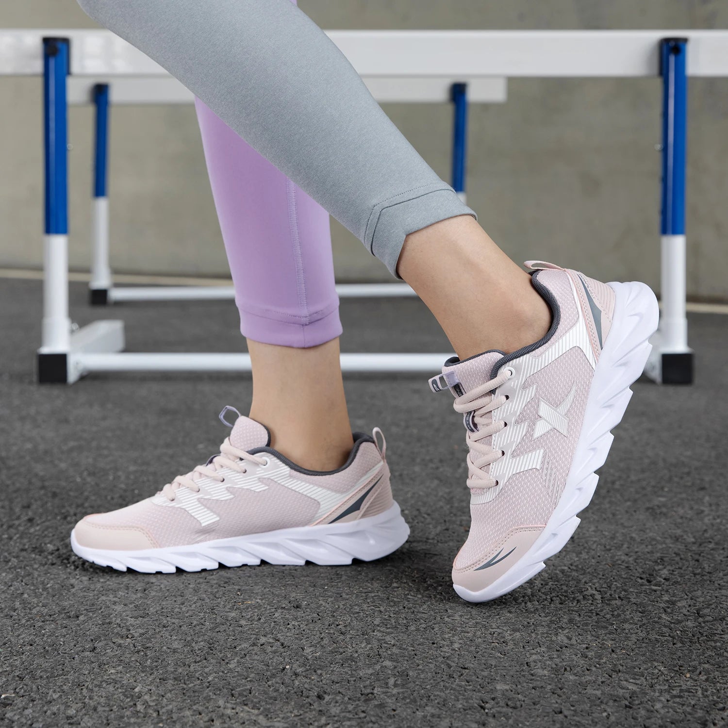 Xtep Women's Running Shoes Wear-resistant Casual Sports Shoes For Women Winter Tennis Female Sneakers White 879318110073