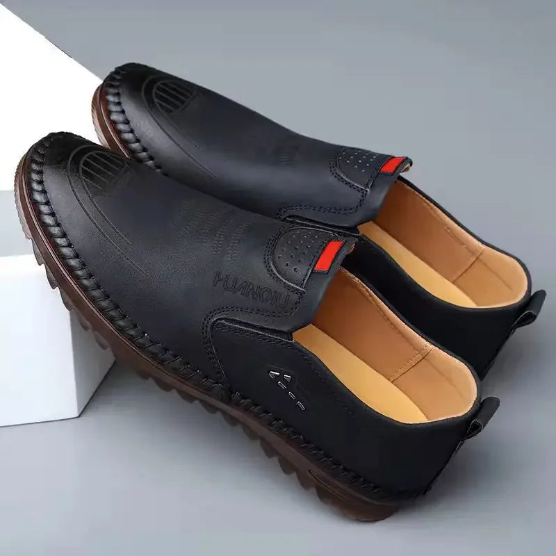 2022 Fashion Men's Casual Flat Shoes Outdoor Soft-Soled Travel Sneakers Leather Men's Business Non-Slip Breathable Shoes for Men
