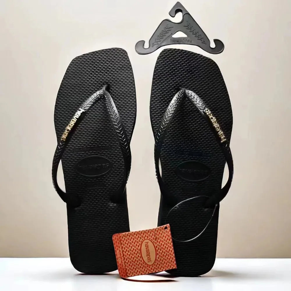 Women Flip Flops Luxury Designer Slippers Stylish Slippers for Outdoor Travel on The Beach Summer Flat Sandals zapatos de mujer