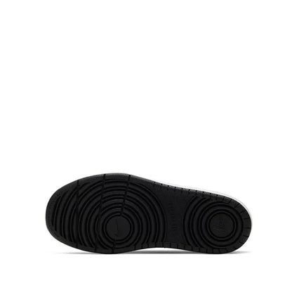 Tênis Nike Court Borough Low 2 branco e preto para crianças e crianças de meia-idade