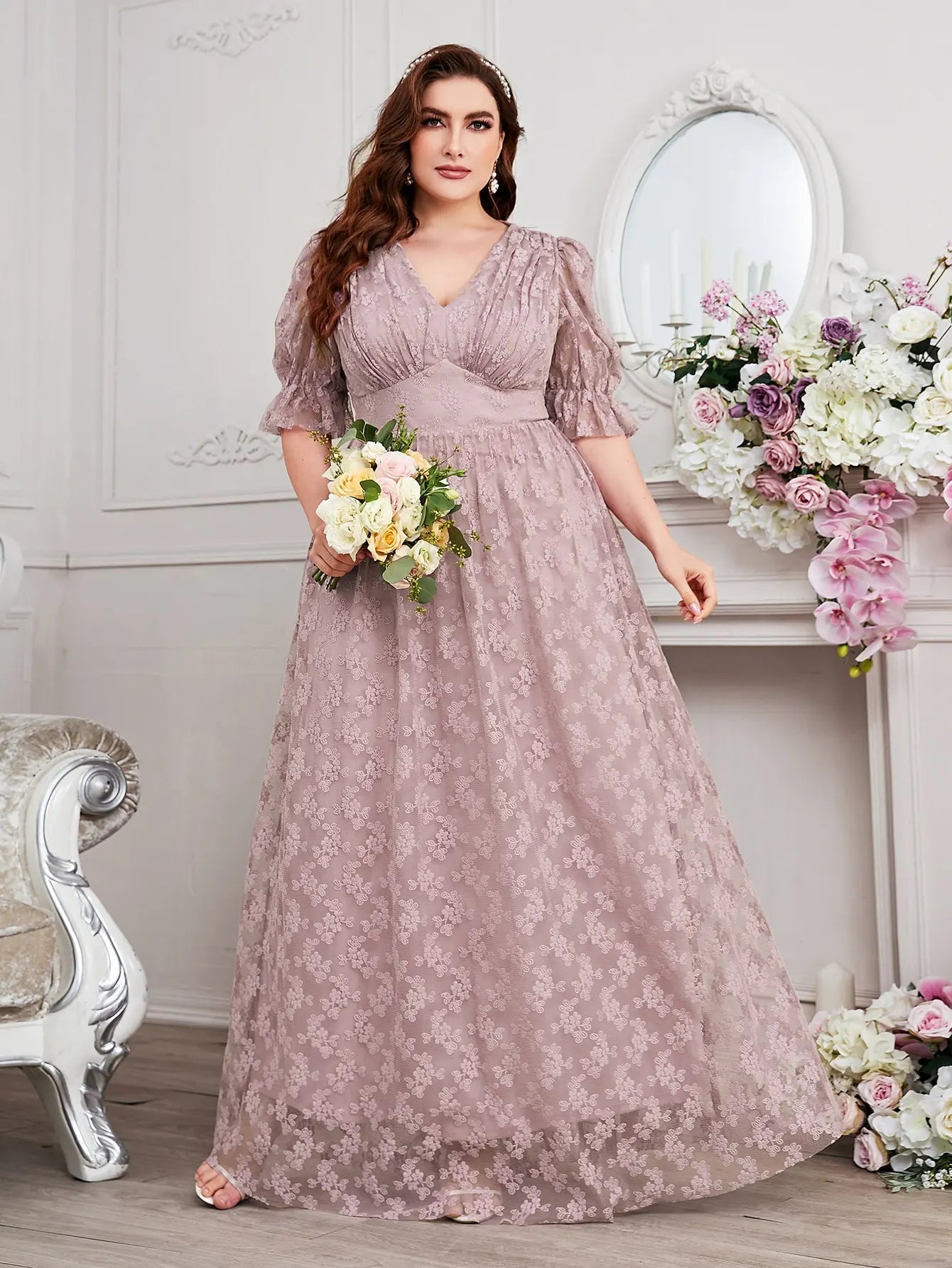 Vestido de noite feminino curvilíneo de renda – vestido maxi sem mangas com decote em V para casamentos de verão (tamanho grande)