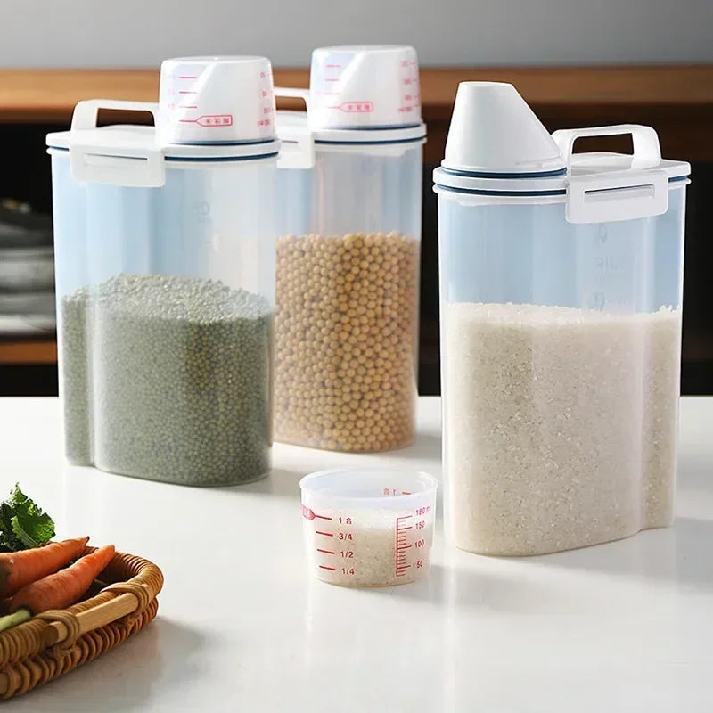 1Pc Sealed Cereal Insect-Proof Rice Bucket with Measuring Cup Transparent Rotary Food Moistureproof Tank Kitchen Storage Box 2KG