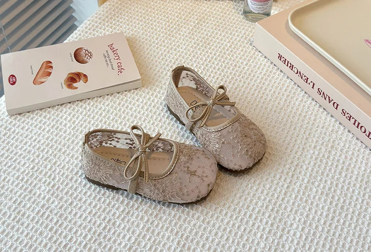 2026 Summer Kids Shoes Girls Sandals Lace Floral Princess Shoes Children Soft Sole Flat Party Dress Breathable Shoes
