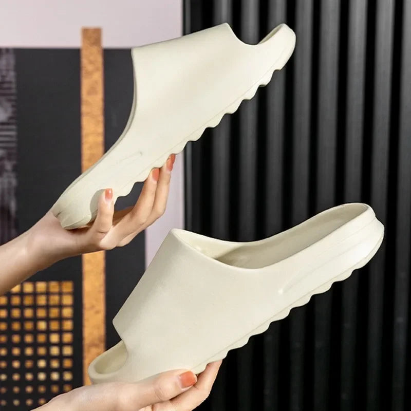 Zapatillas de moda para mujer, planas, ligeras, de EVA, para el baño, cómodas, para parejas, para interiores y ducha.