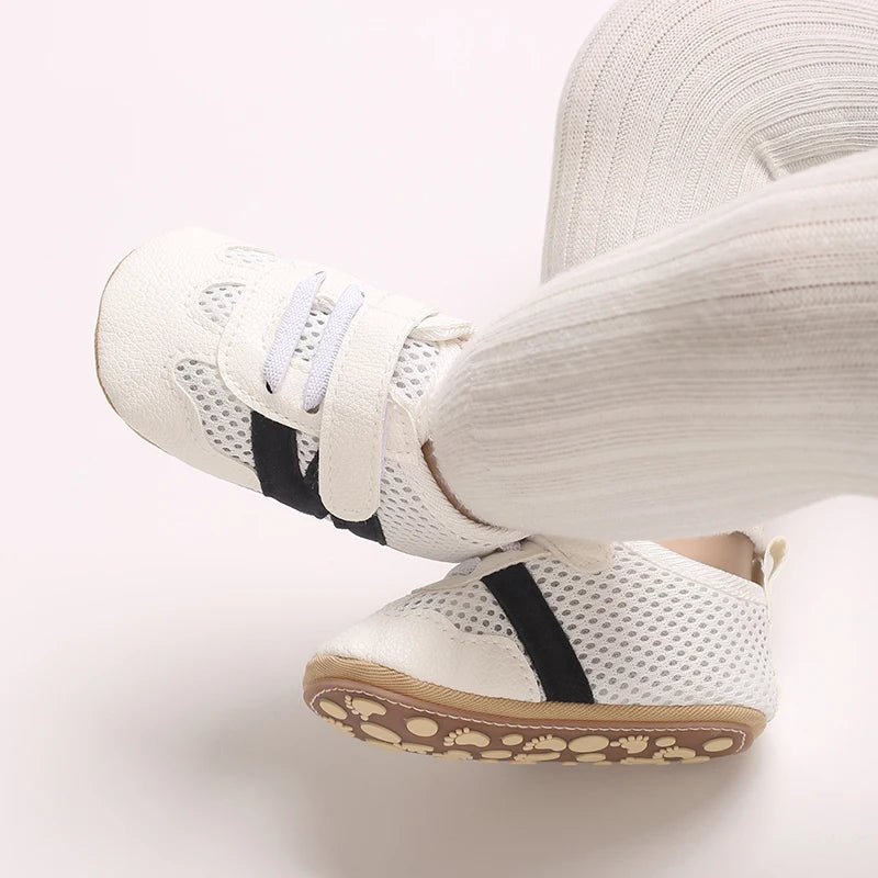Zapatillas clásicas para bebés recién nacidos con letras entrelazadas, calzado informal antideslizante para caminar, para niños y niñas de 0 a 18 meses